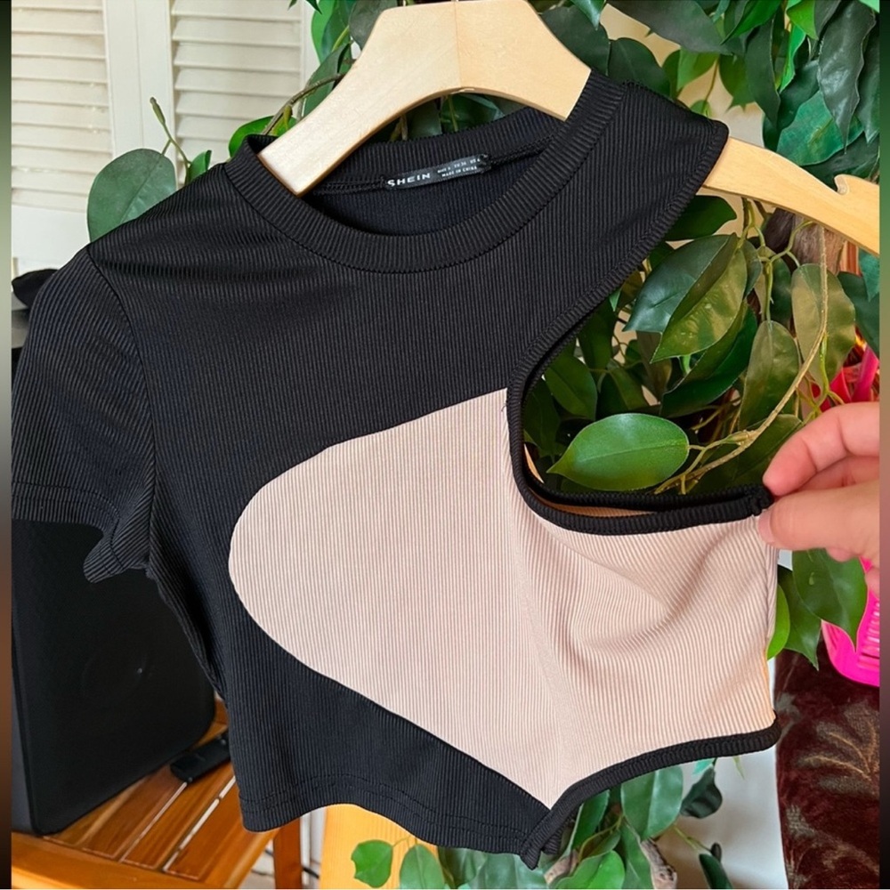 SHEIN Black and Cream Asymmetrical Crop Top